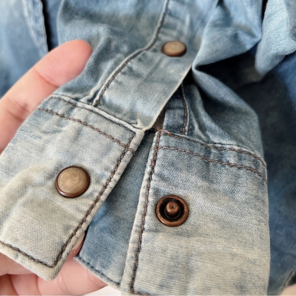 LIKE NEW GUESS Button Down Shirt Men Size XS EUC - Picture 6 of 8